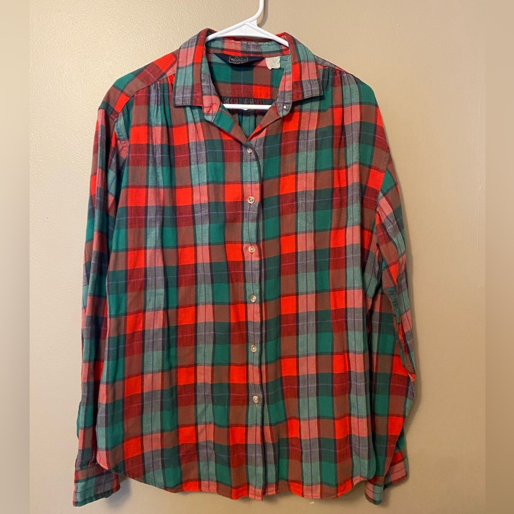 Woolrich Red and Green Button Down Women’s Flannel Sz Medium
